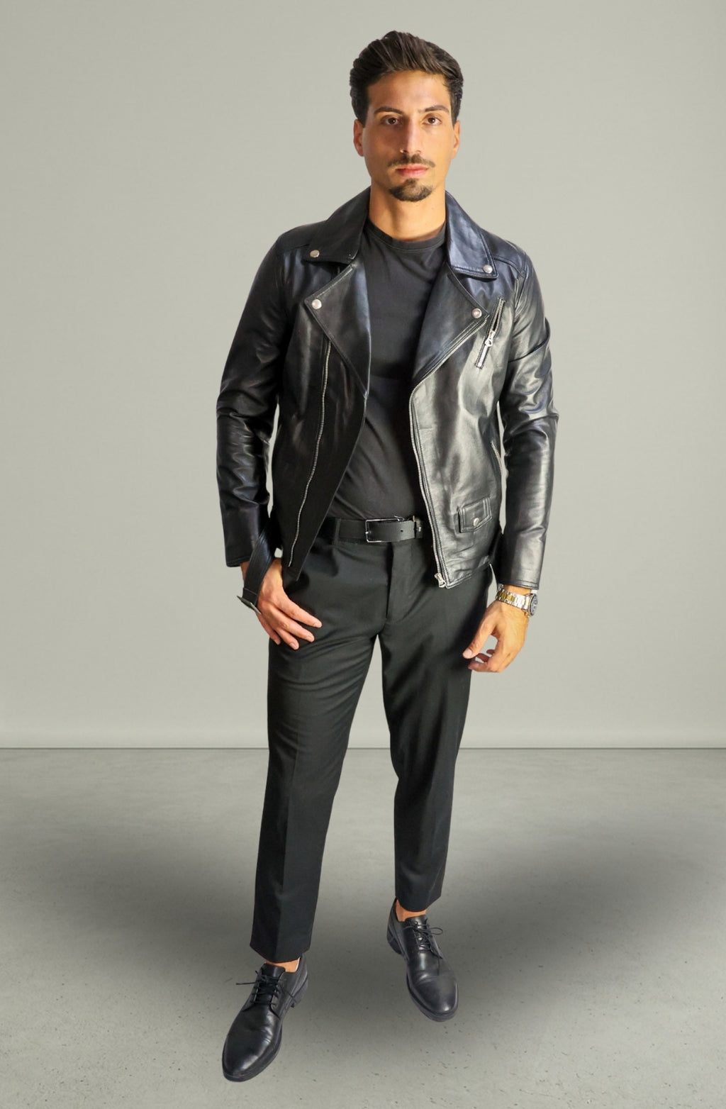 Schwarze Herren-Lederjacke im Biker-Stil