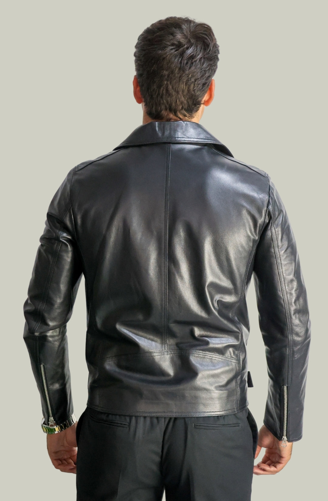 Schwarze Herren-Lederjacke im Biker-Stil